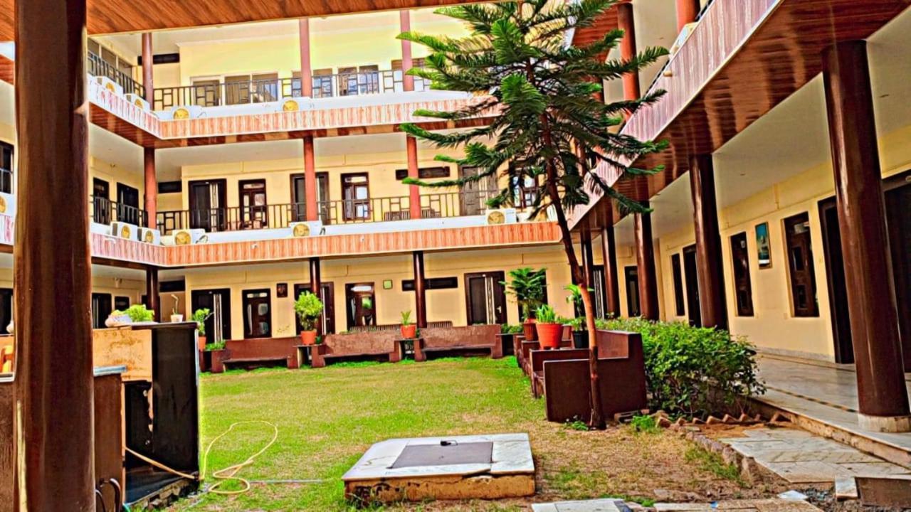 Goyal Plaza Hotel 5 Mint. Waling Distance From Pushkar Lake Exterior photo